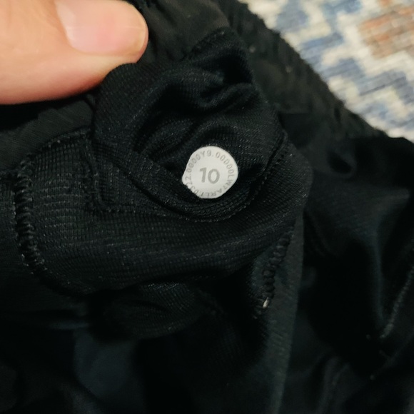 Lululemon Hotty Hot 4 inch Shorts - Picture 6 of 6